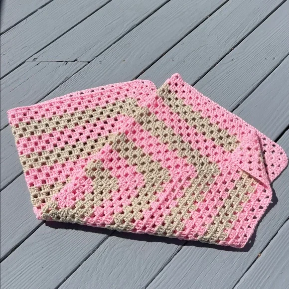 Handmade Crochet Baby Blanket Pink and Tan Brand New - Picture 5 of 5